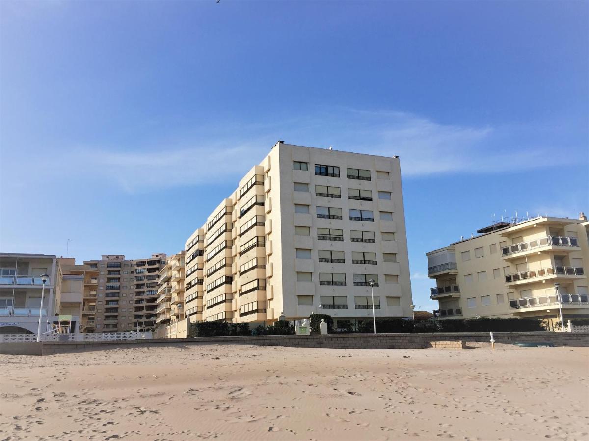 Cozy Apartment In A Beachfront Complex Mareny Blau Exterior foto